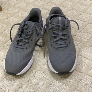 Nike size 6Y tennis shoes